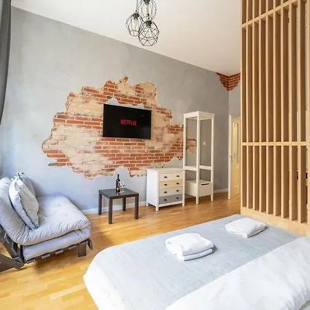 Chic Brick In Historic City By Rentez Apartment