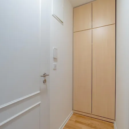 Apartament Chic Brick In Historic City By Rentez