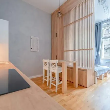 Apartamento Chic Brick In Historic City By Rentez *