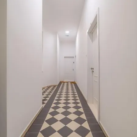Apartamento Chic Brick In Historic City By Rentez *